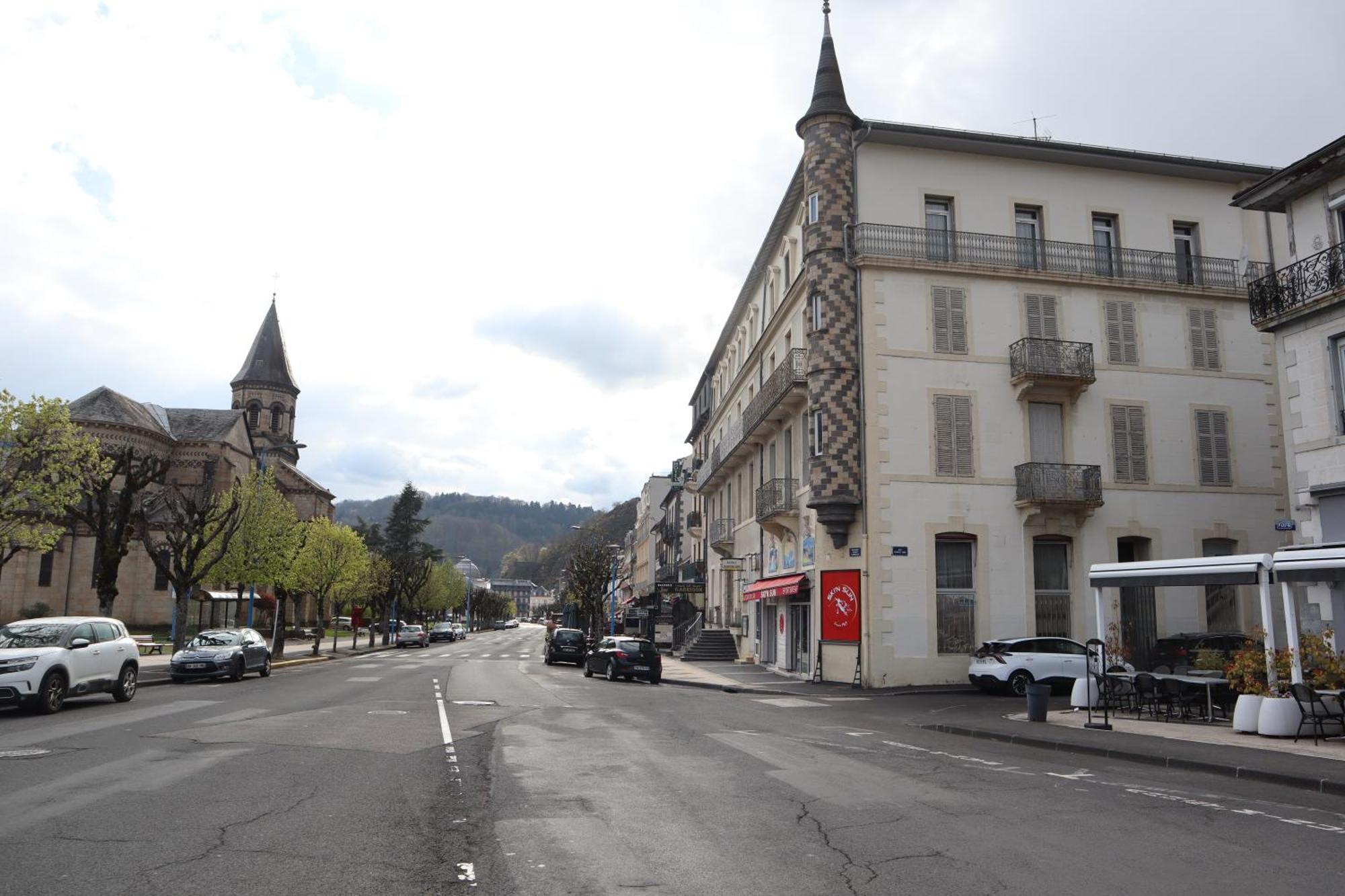 201, Les Ambassadeurs Apartment La Bourboule Luaran gambar